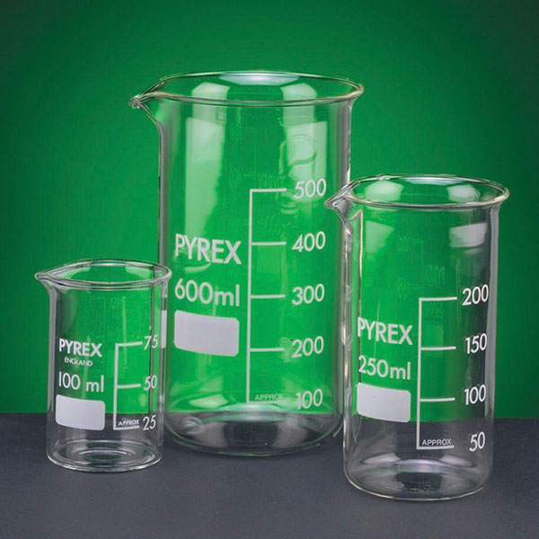 Bicchieri pyrex con becco forma alta ml 50-0